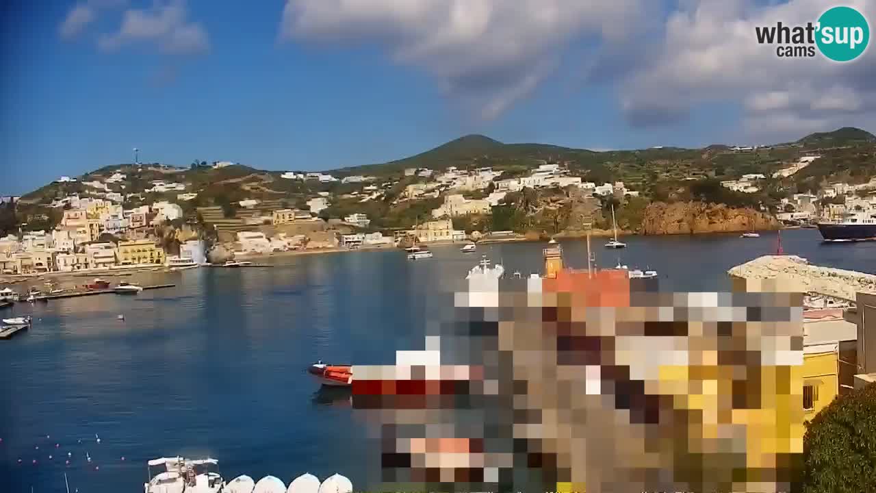 Isola di Ponza – Il Porto – vista dal Palazzo Comunale