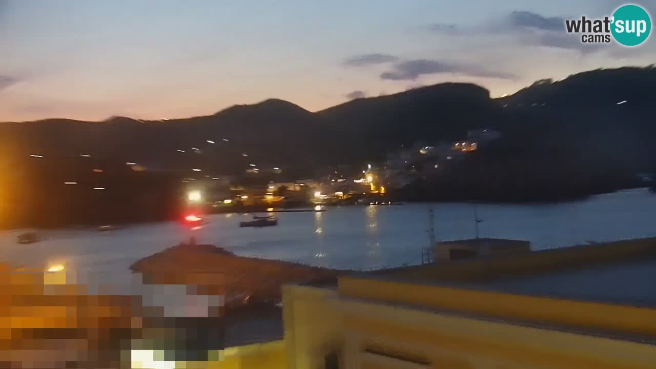 Otok Ponza spletna kamera Pogled na pristanišče