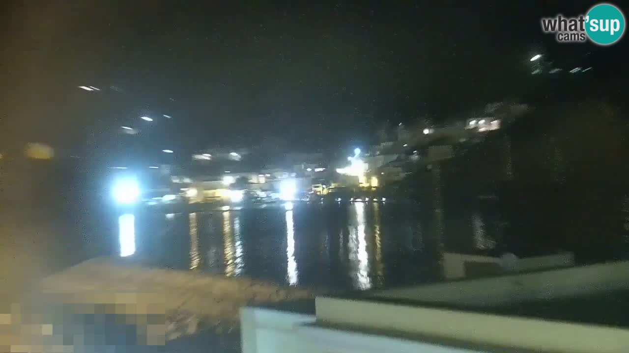 Otok Ponza spletna kamera Pogled na pristanišče