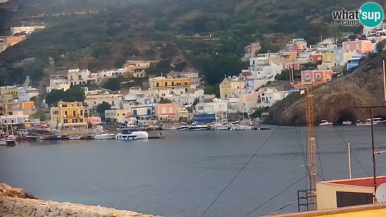 Island of Ponza livecam – the port webcam live