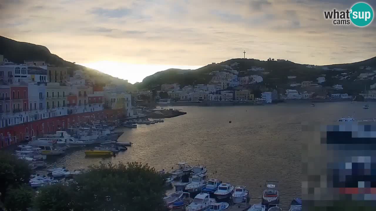 Island of Ponza livecam – the port webcam live