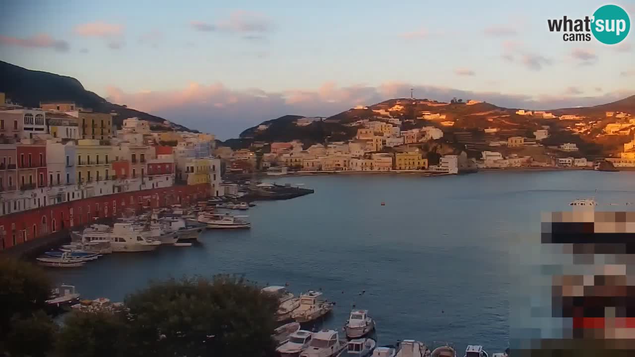 Island of Ponza livecam – the port webcam live