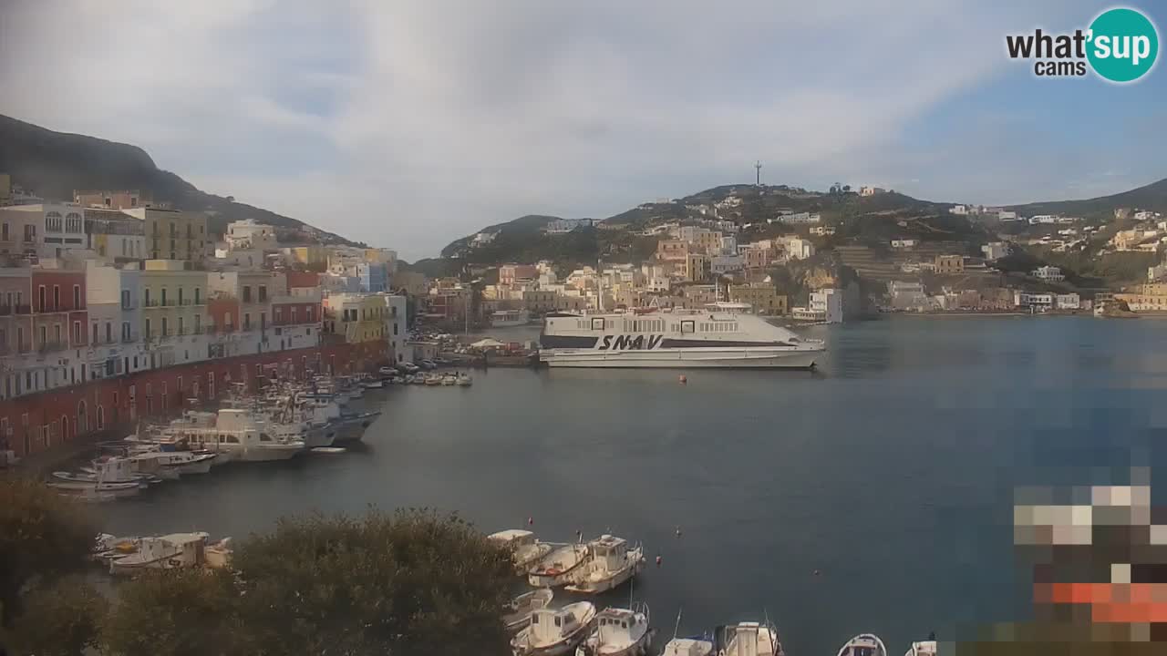Island of Ponza livecam – the port webcam live