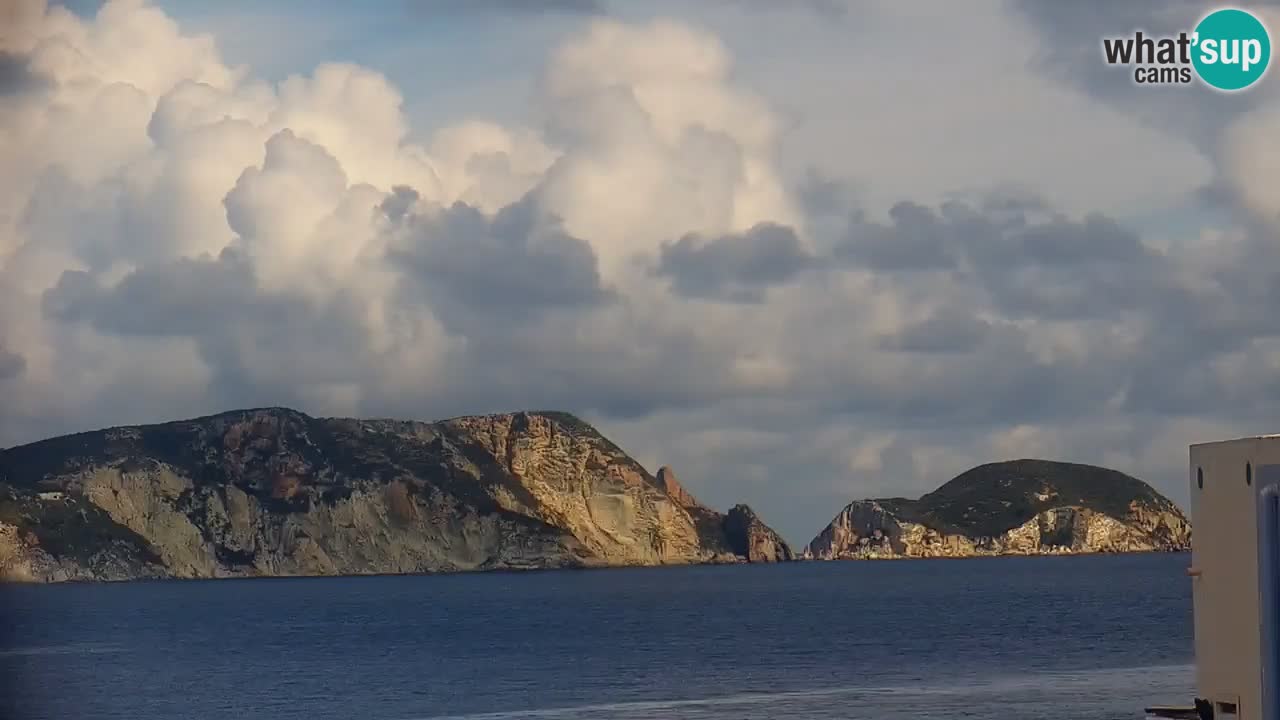 Island of Ponza livecam – the port webcam live
