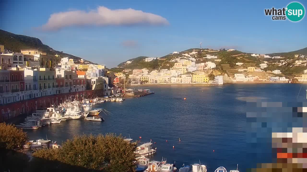 Island of Ponza livecam – the port webcam live