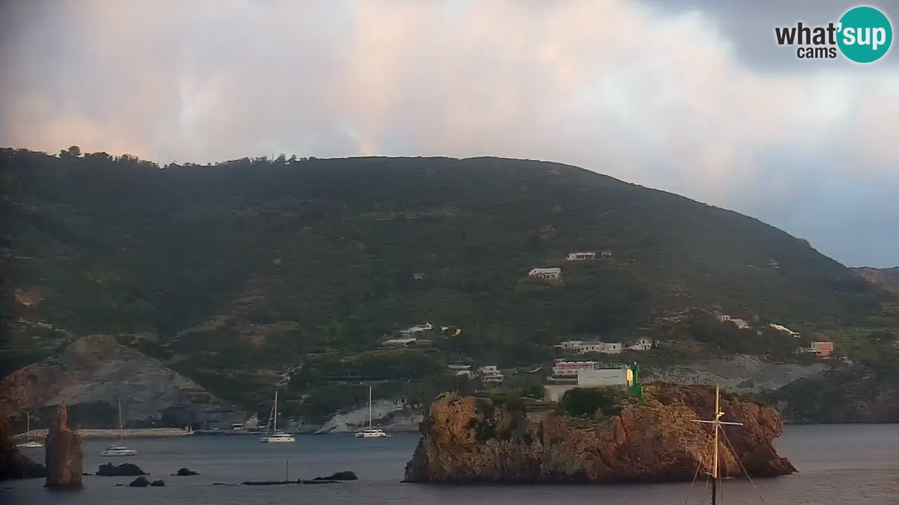Island of Ponza livecam – the port webcam live