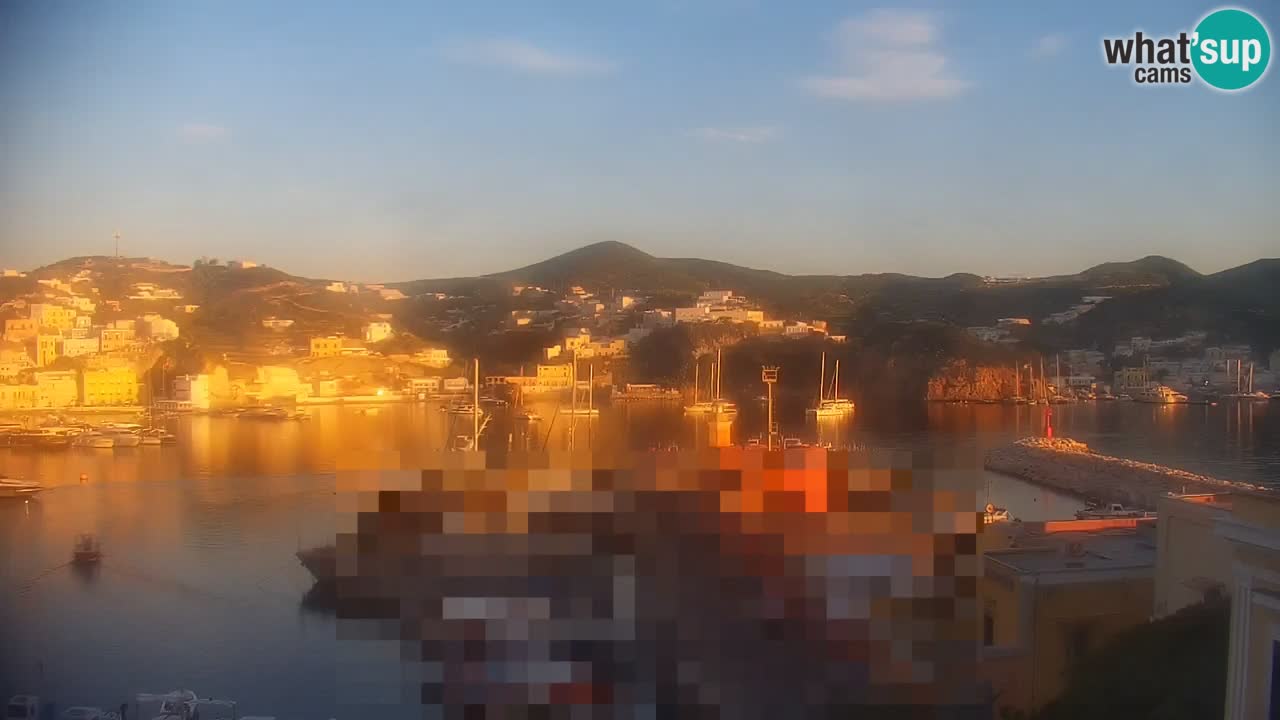 Island of Ponza livecam – the port webcam live