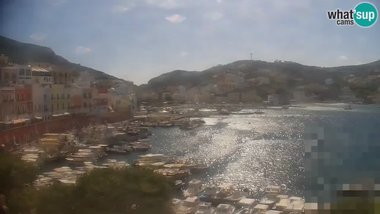 Island of Ponza livecam – the port webcam live