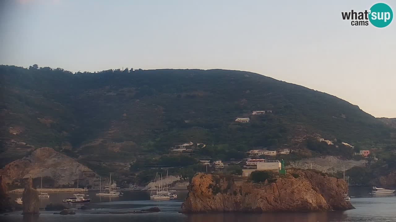 Island of Ponza livecam – the port webcam live