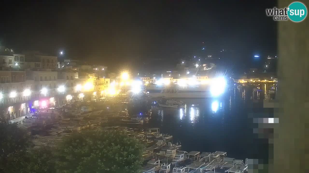 Island of Ponza livecam – the port webcam live