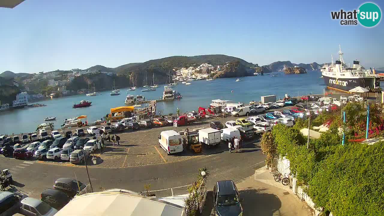 Pristanišče Ponza spletna kamera – Otok Ponza