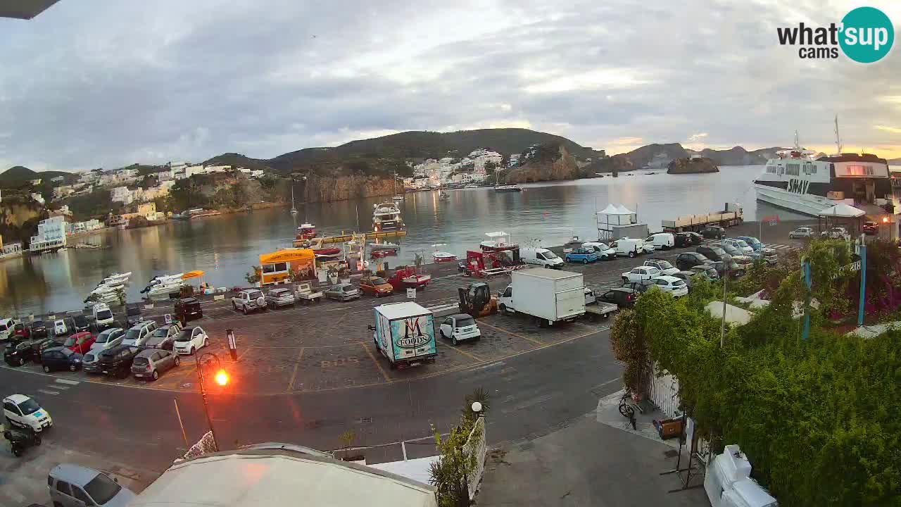 Pristanišče Ponza spletna kamera – Otok Ponza
