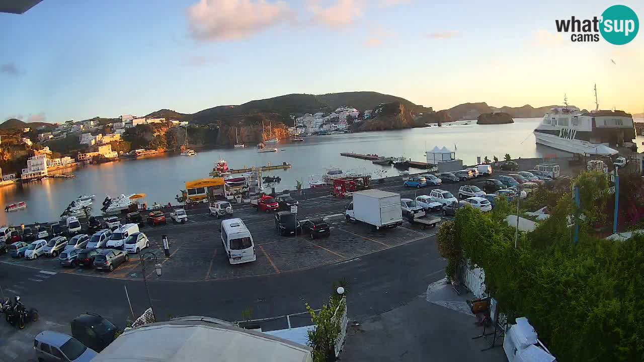 Pristanišče Ponza spletna kamera – Otok Ponza