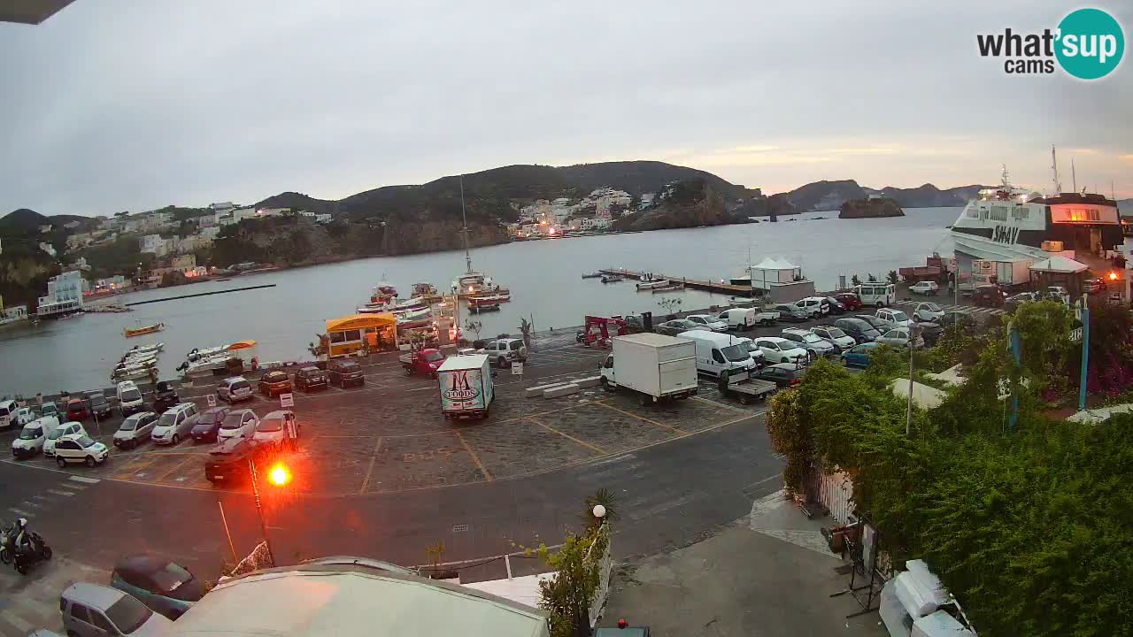 Pristanišče Ponza spletna kamera – Otok Ponza
