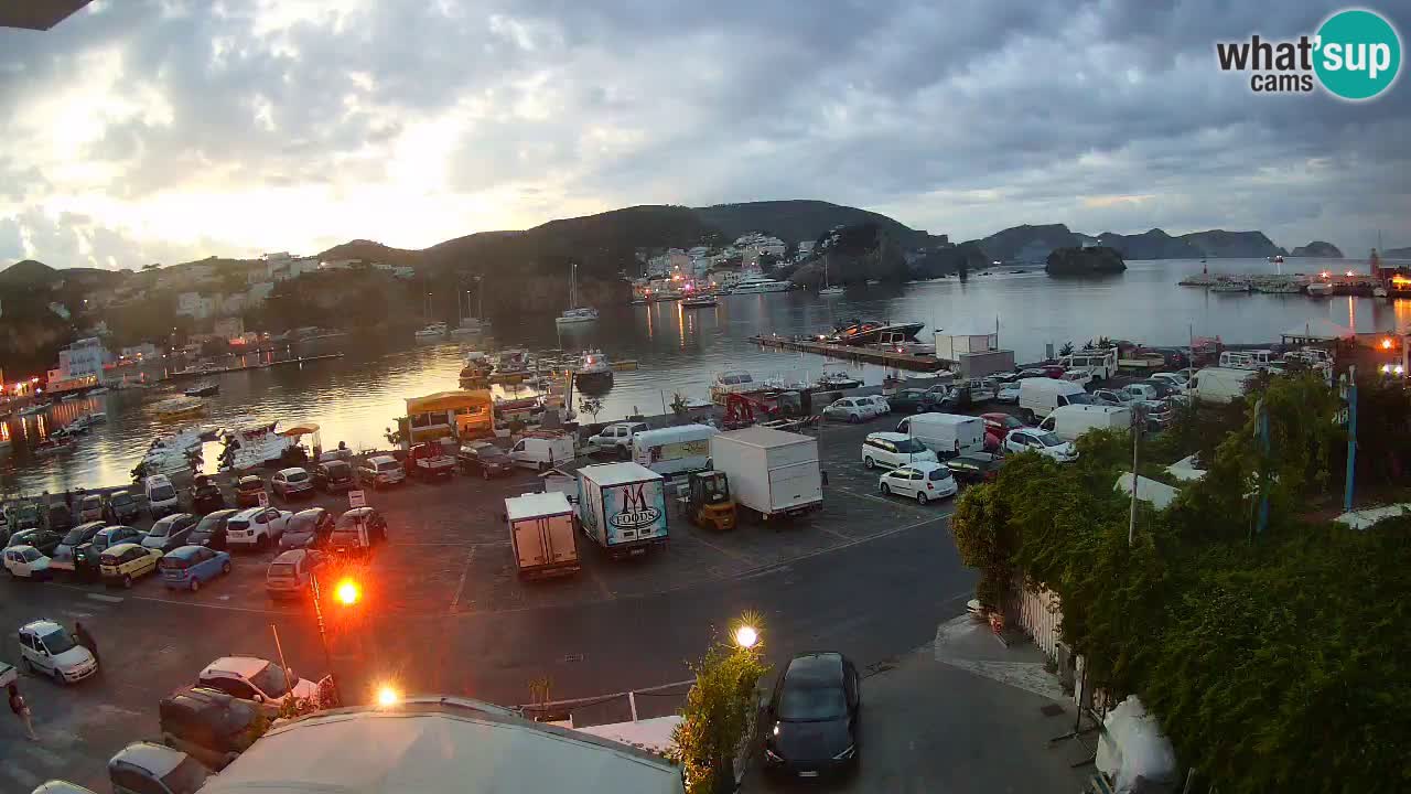 Insel Ponza Hafen webcam – Italien