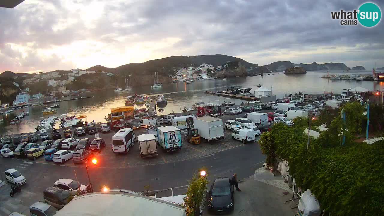 Insel Ponza Hafen webcam – Italien