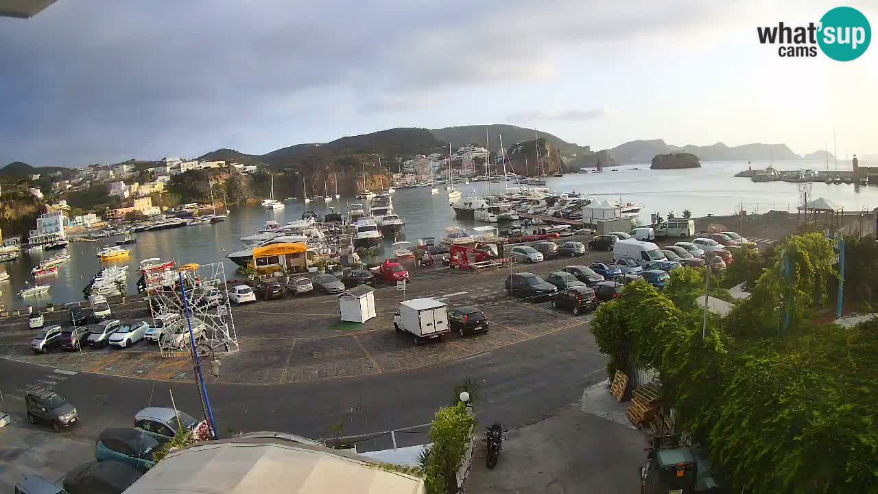 Insel Ponza Hafen webcam – Italien