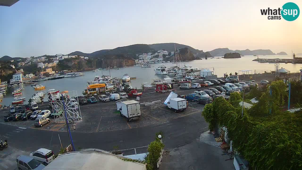 Insel Ponza Hafen webcam – Italien