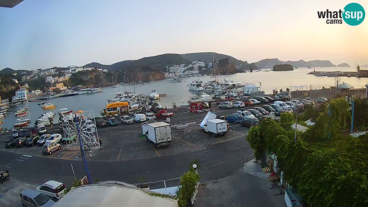 Pristanišče Ponza spletna kamera – Otok Ponza