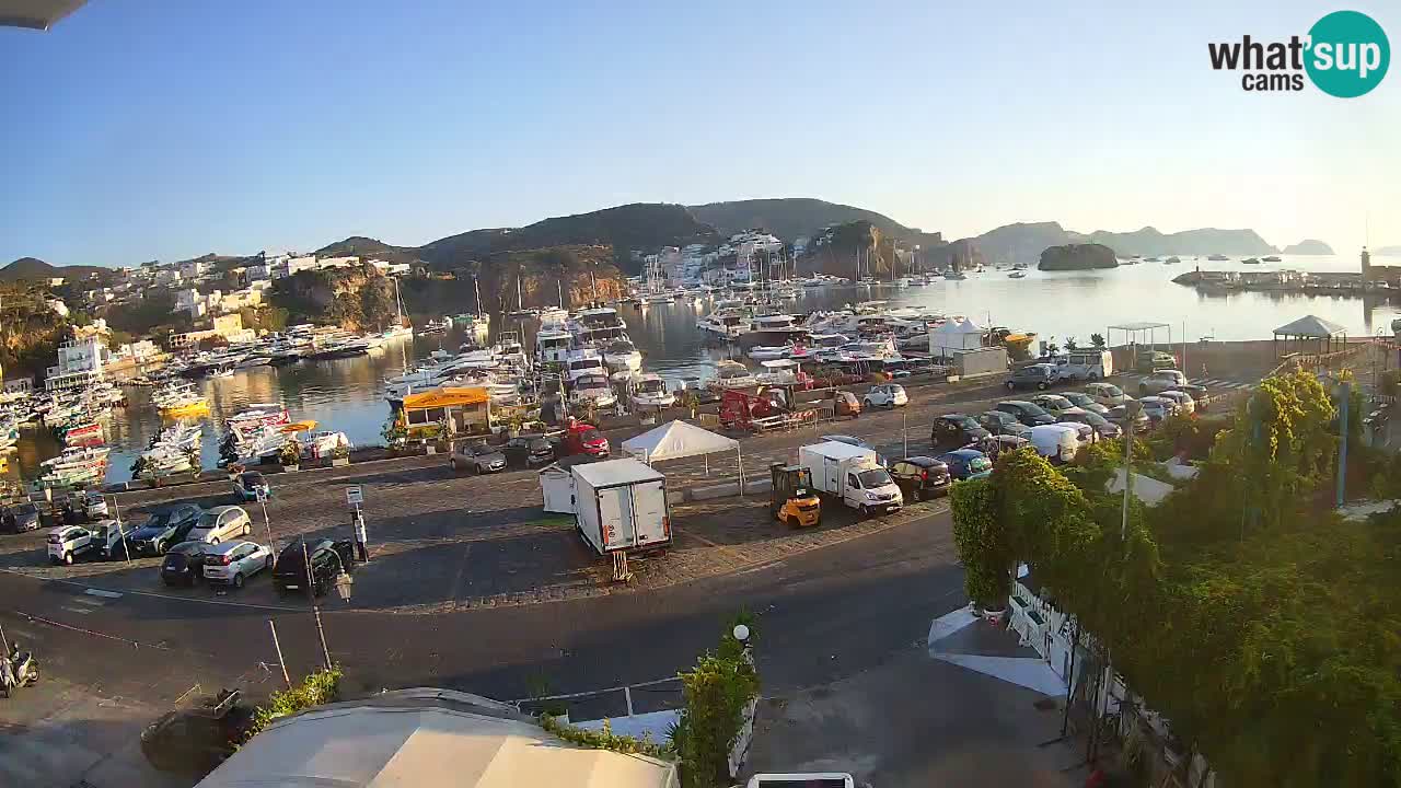 Pristanišče Ponza spletna kamera – Otok Ponza