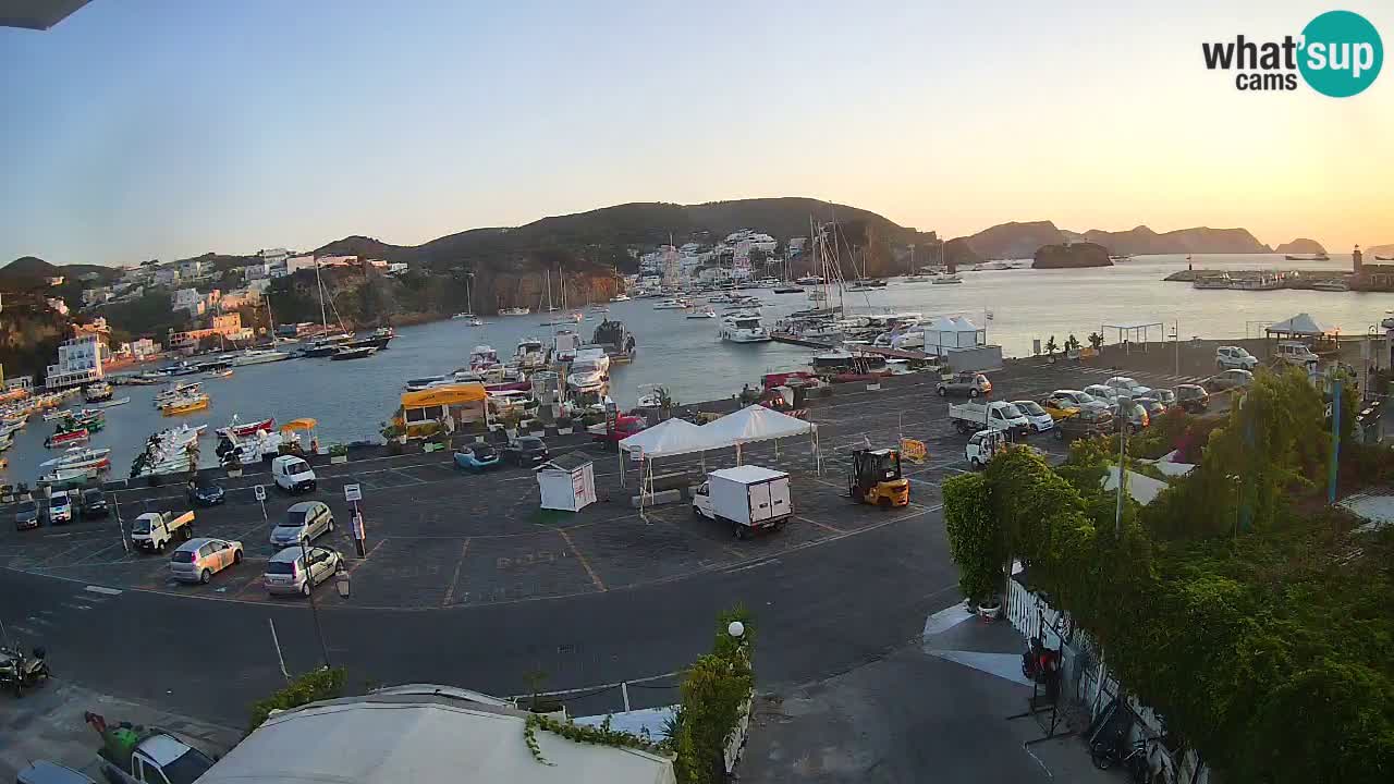 Pristanišče Ponza spletna kamera – Otok Ponza