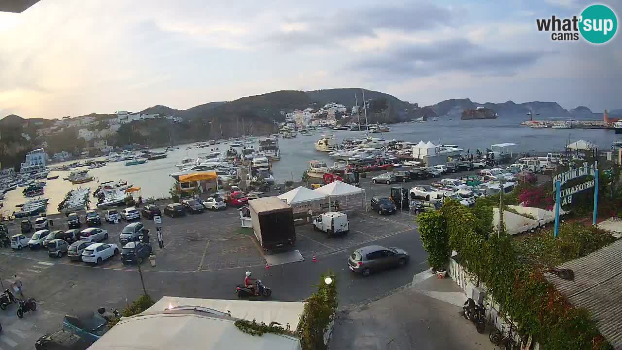 Pristanišče Ponza spletna kamera – Otok Ponza