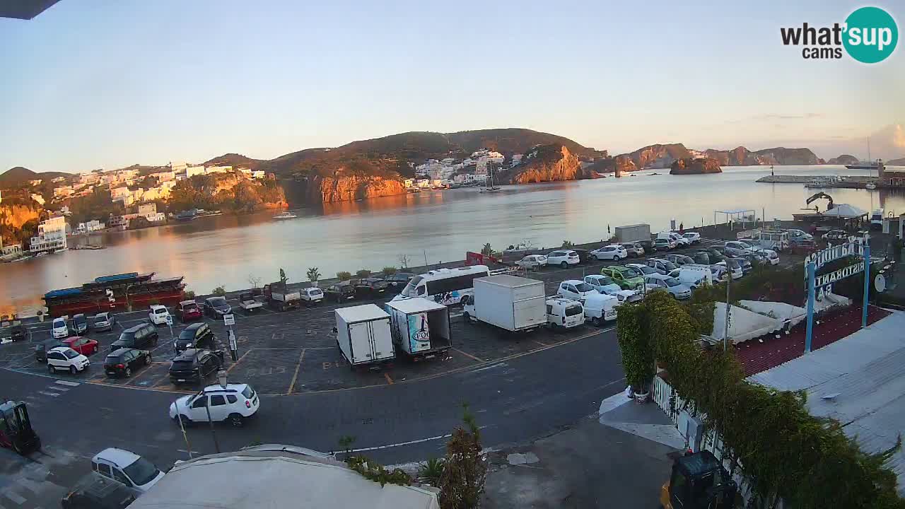Pristanišče Ponza spletna kamera – Otok Ponza