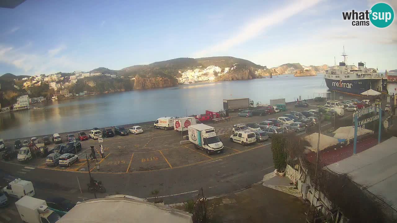 Pristanišče Ponza spletna kamera – Otok Ponza