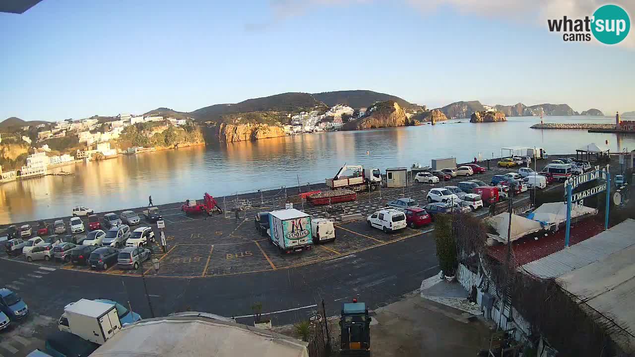 Pristanišče Ponza spletna kamera – Otok Ponza