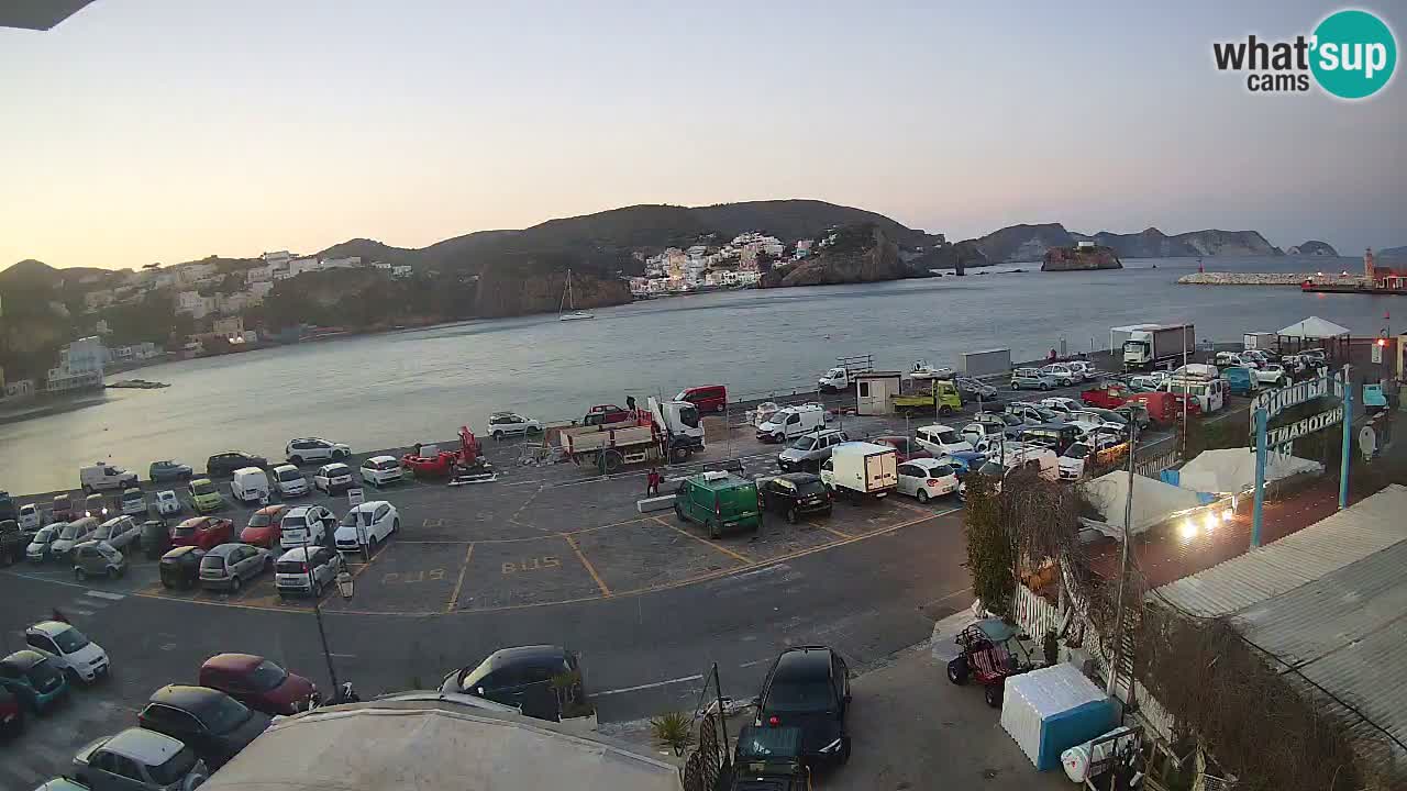 Pristanišče Ponza spletna kamera – Otok Ponza