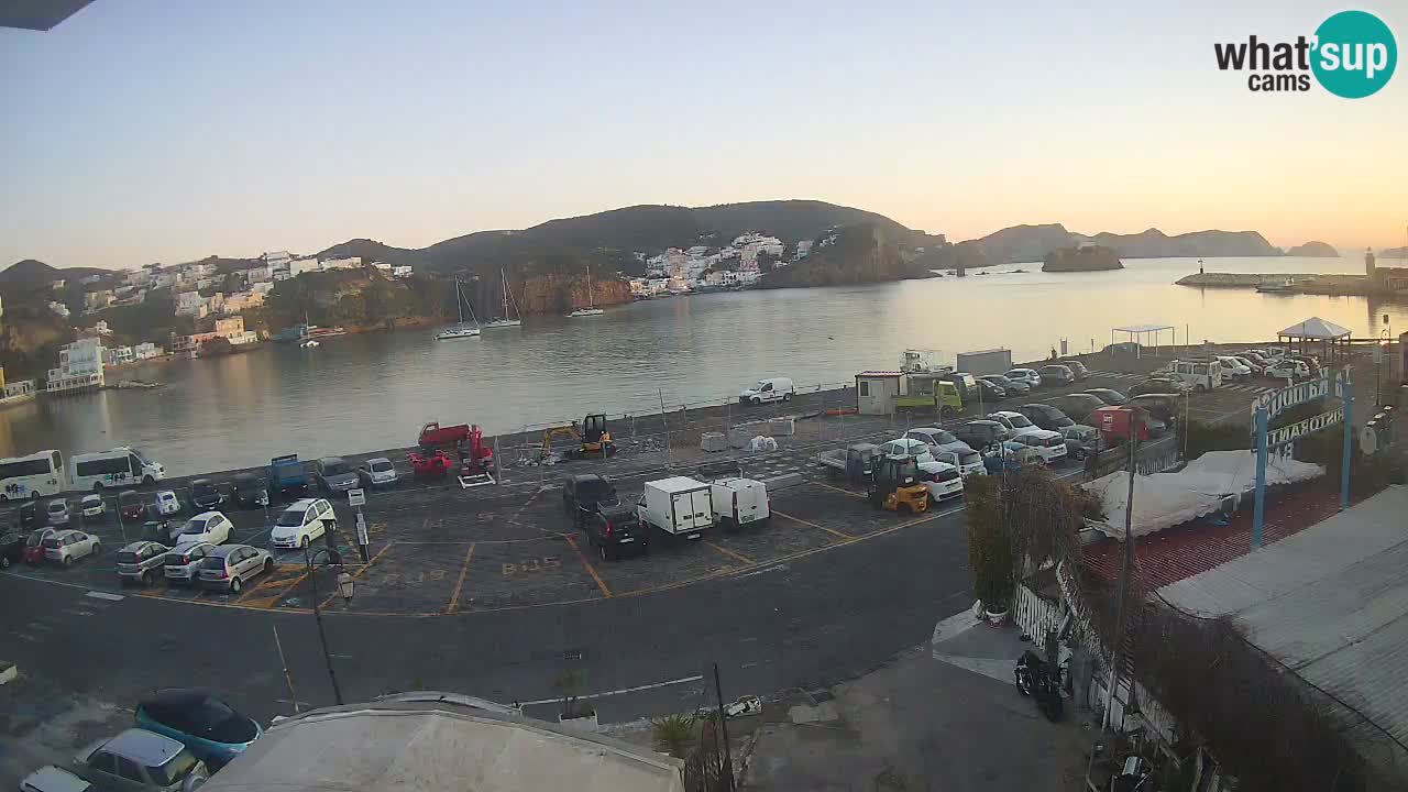 Pristanišče Ponza spletna kamera – Otok Ponza