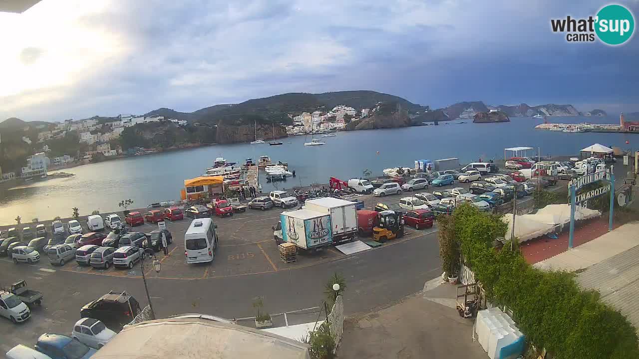Pristanišče Ponza spletna kamera – Otok Ponza