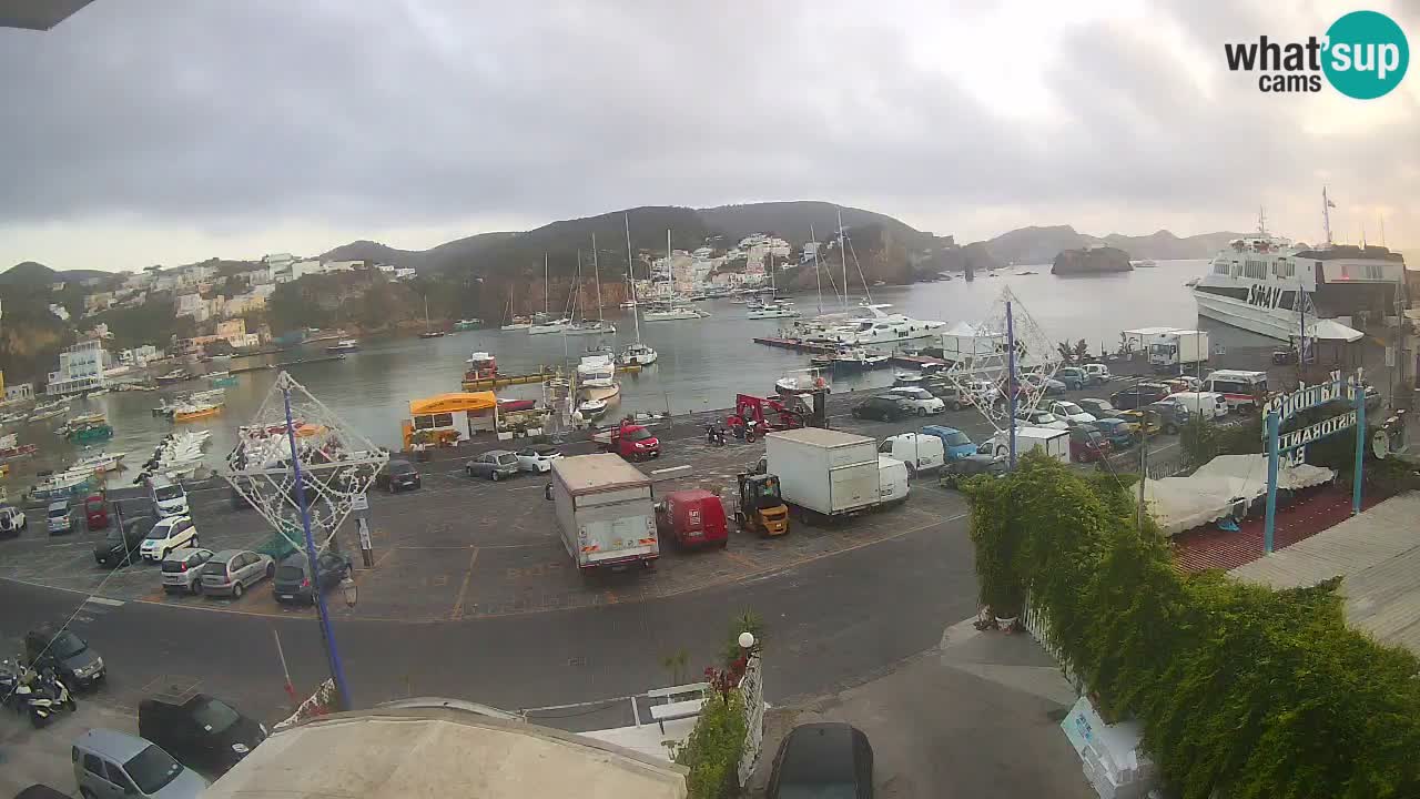 Pristanišče Ponza spletna kamera – Otok Ponza