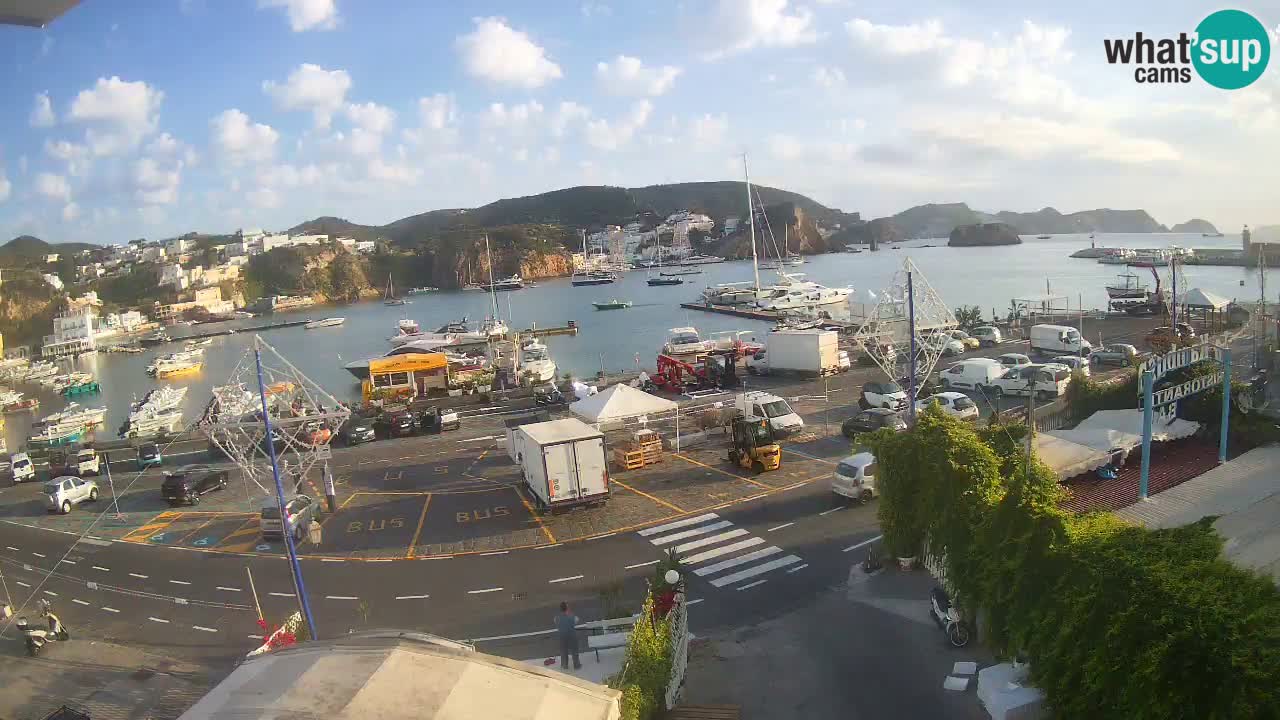 Pristanišče Ponza spletna kamera – Otok Ponza
