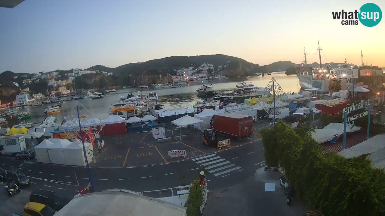 Pristanišče Ponza spletna kamera – Otok Ponza