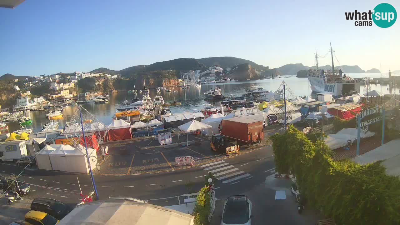 Pristanišče Ponza spletna kamera – Otok Ponza