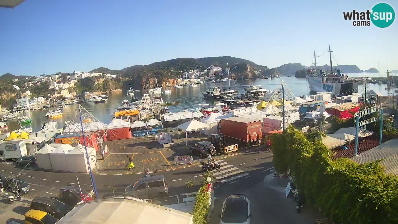 Pristanišče Ponza spletna kamera – Otok Ponza