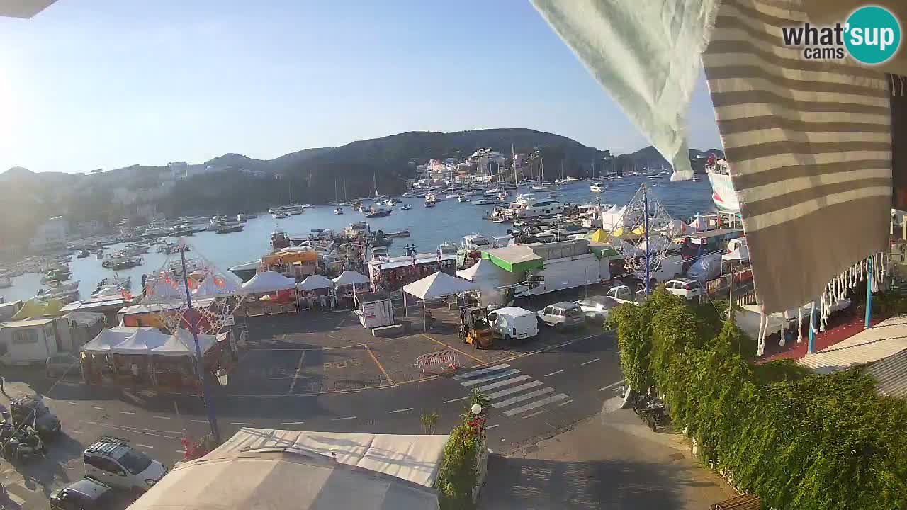 Pristanišče Ponza spletna kamera – Otok Ponza