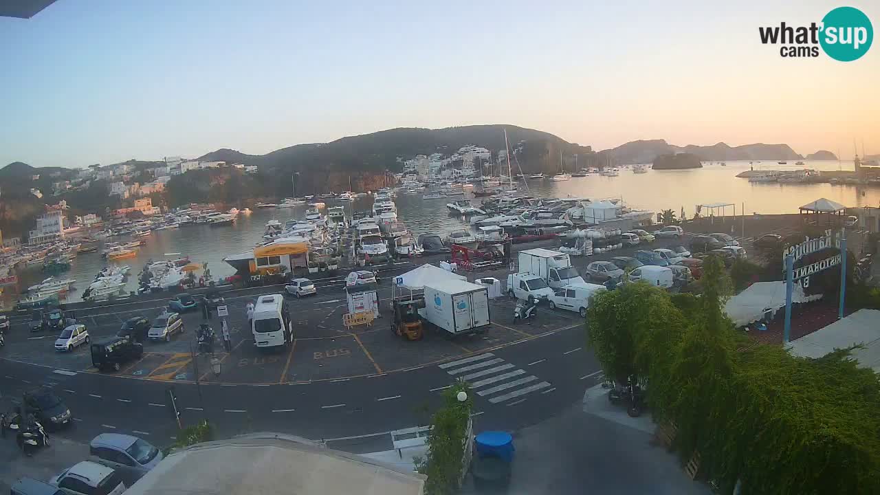 Insel Ponza Hafen webcam – Italien