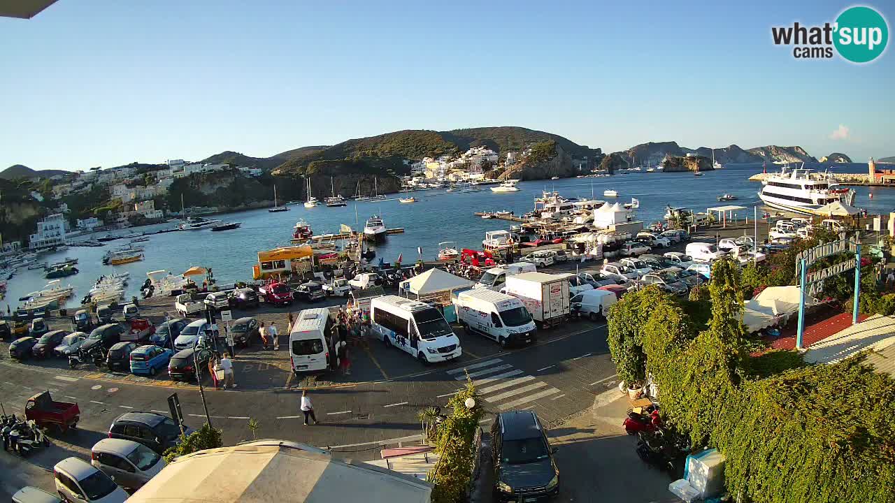 Pristanišče Ponza spletna kamera – Otok Ponza