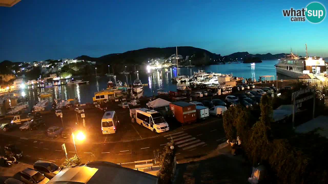 Pristanišče Ponza spletna kamera – Otok Ponza