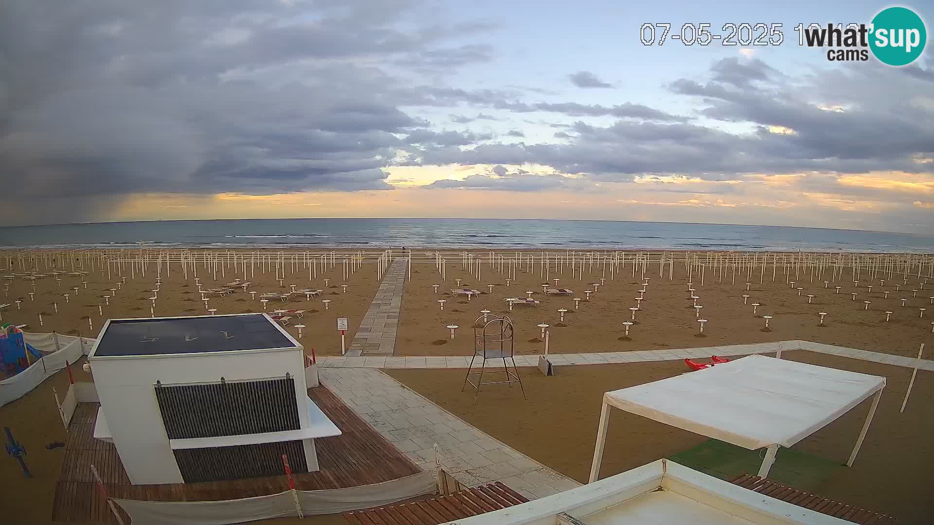 Spletna kamera plaža Riccione – Bagni Oreste spiaggia 115 – Italija