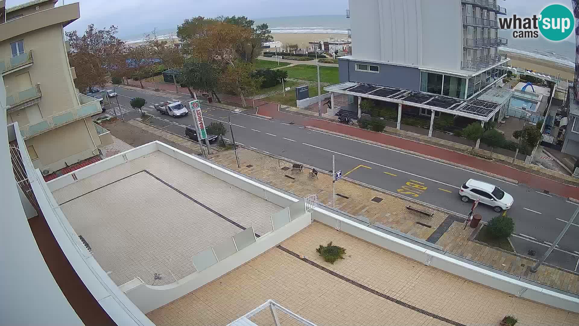 Plaža s spletno kamero Riccione in vrtovi La Malfa – plaža Bagni Oreste 115