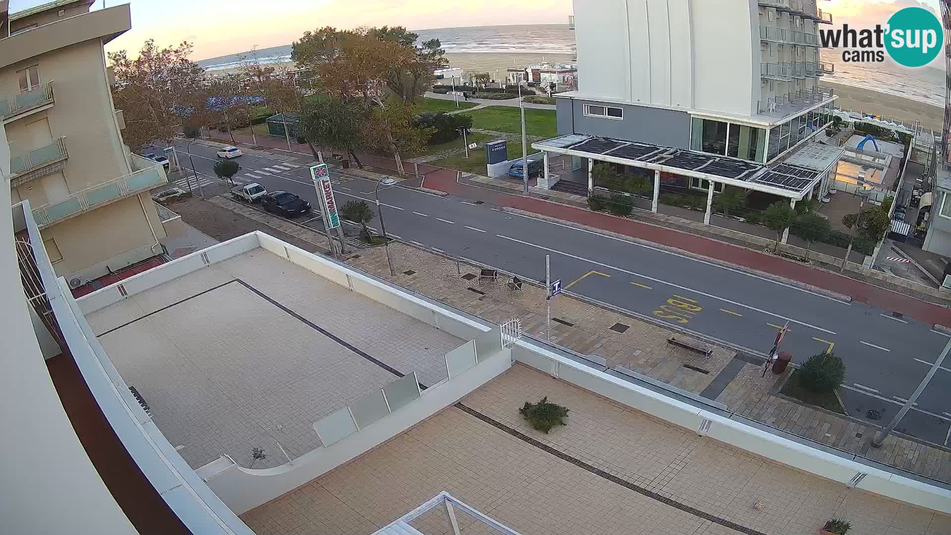 Plaža s spletno kamero Riccione in vrtovi La Malfa – plaža Bagni Oreste 115