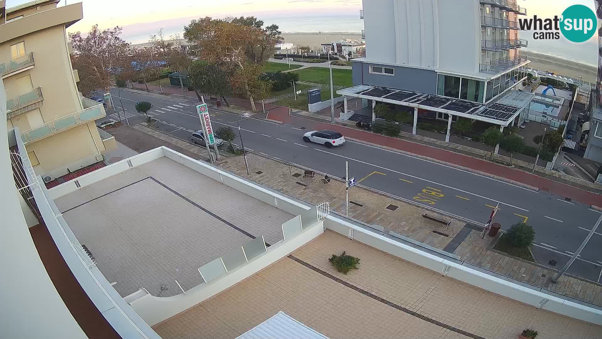 Plaža s spletno kamero Riccione in vrtovi La Malfa – plaža Bagni Oreste 115