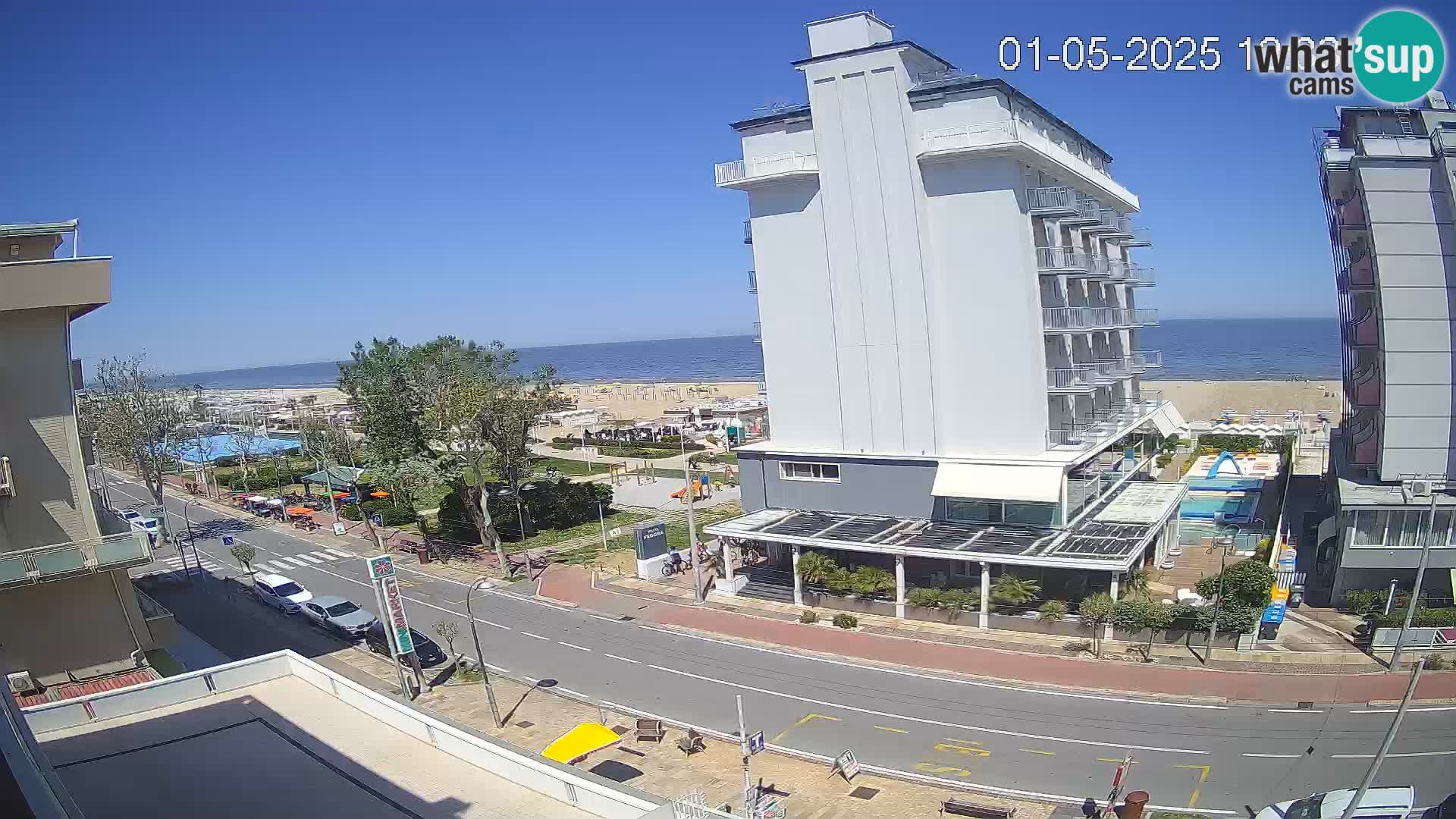 Plaža s spletno kamero Riccione in vrtovi La Malfa – plaža Bagni Oreste 115