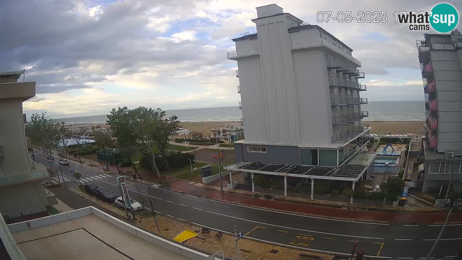 Plaža s spletno kamero Riccione in vrtovi La Malfa – plaža Bagni Oreste 115