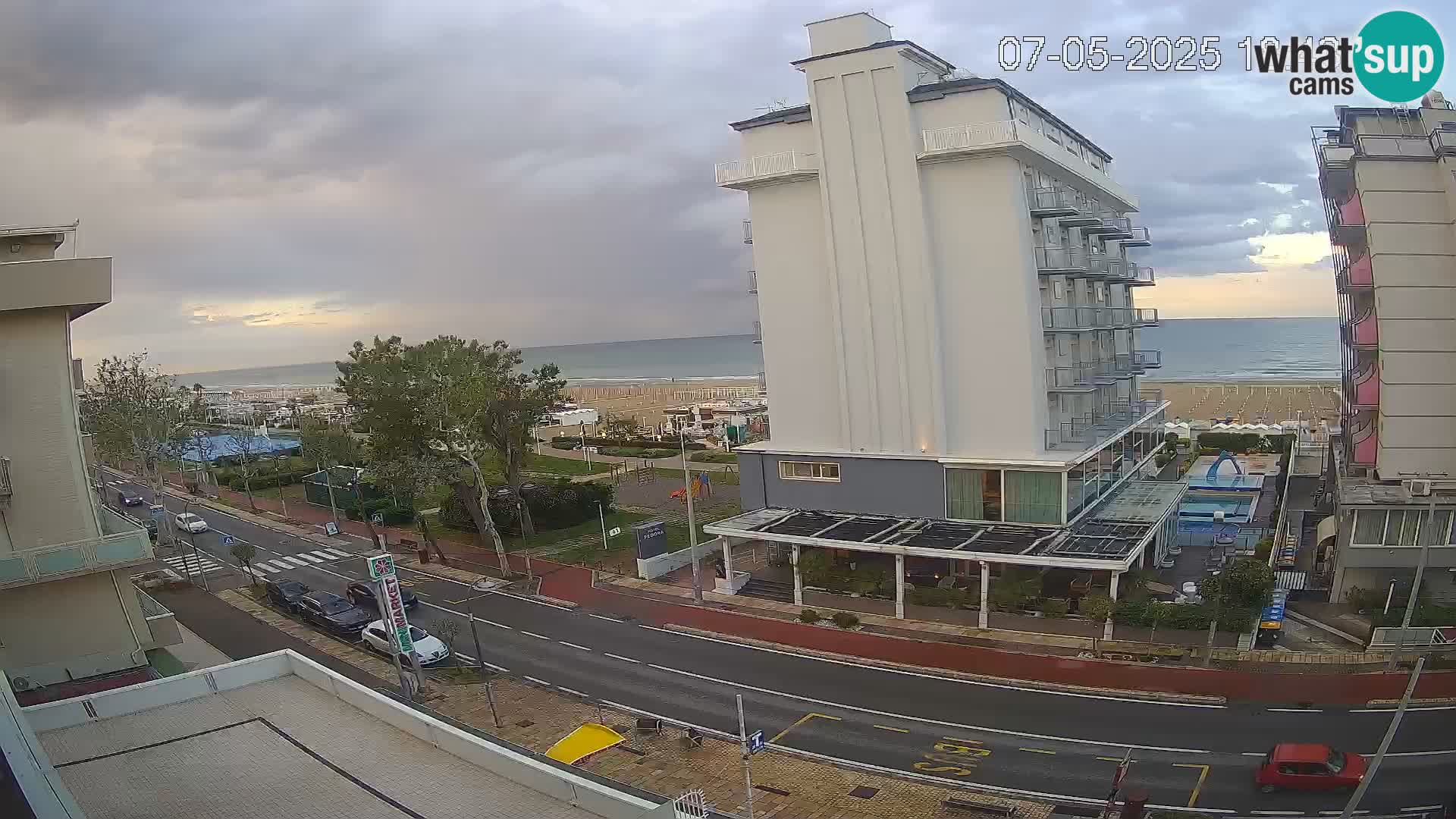 Riccione livecam beach and La Malfa gardens – Bagni Oreste spiaggia 115