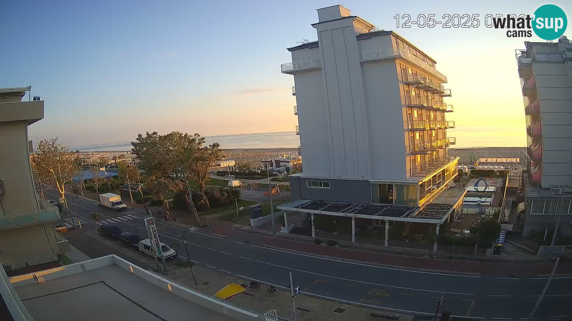 Plaža s spletno kamero Riccione in vrtovi La Malfa – plaža Bagni Oreste 115