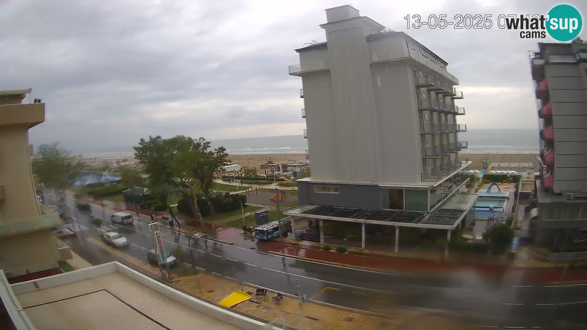 Plaža s spletno kamero Riccione in vrtovi La Malfa – plaža Bagni Oreste 115